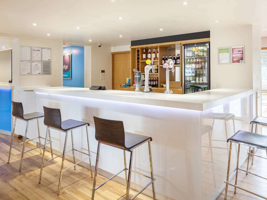 Travelodge Ashford Ресторан фото
